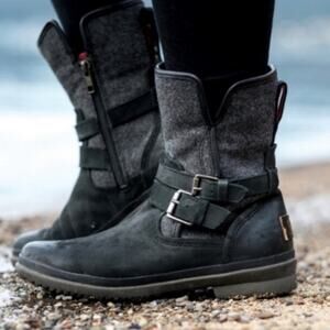 Ugg Simmens waterproof boots size 7.5